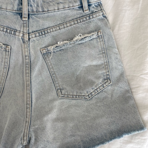 Jeans cutoffs shorts light denim EUC - Picture 4 of 5